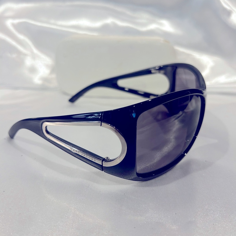 Authentic Marc Jacobs PreOwned Classic Black Silver Side Oval Vintage